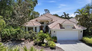 8009 HAMPTON COURT, University Park, FL 34201