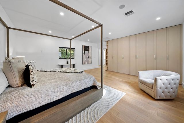 600 NE 57th St, Miami, FL 33137