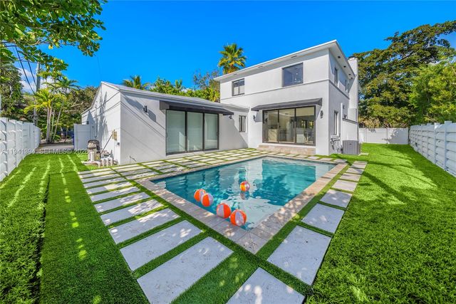 600 NE 57th St, Miami, FL 33137