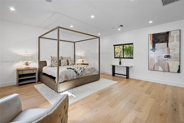 600 NE 57th St, Miami, FL 33137