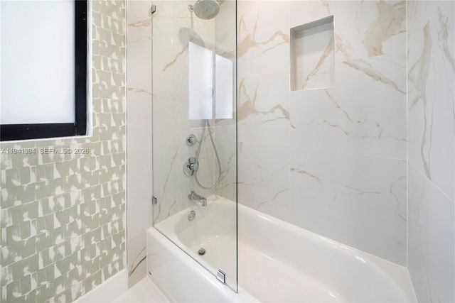 600 NE 57th St, Miami, FL 33137