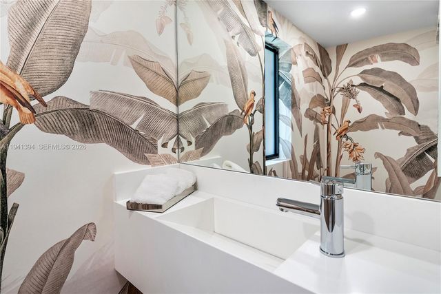 600 NE 57th St, Miami, FL 33137