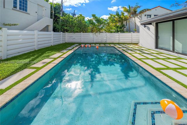 600 NE 57th St, Miami, FL 33137