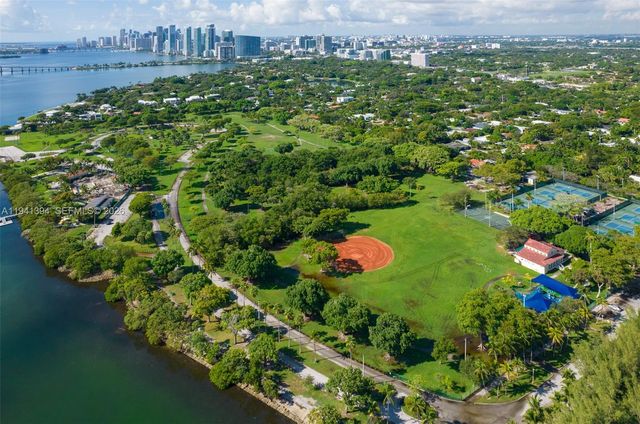 600 NE 57th St, Miami, FL 33137