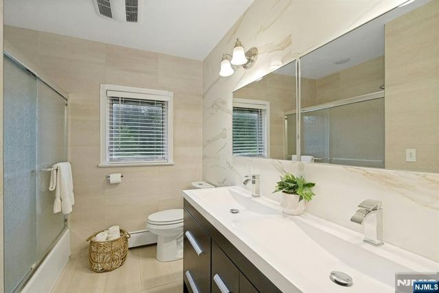 15 Candlestick Lane, Upper Saddle River, NJ 07458