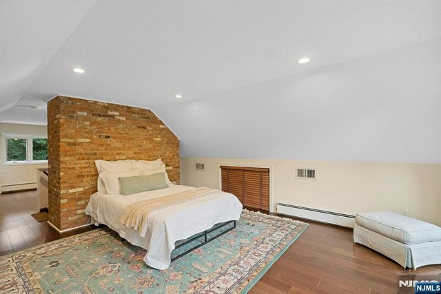 15 Candlestick Lane, Upper Saddle River, NJ 07458