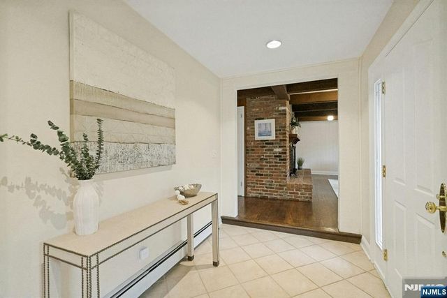 15 Candlestick Lane, Upper Saddle River, NJ 07458