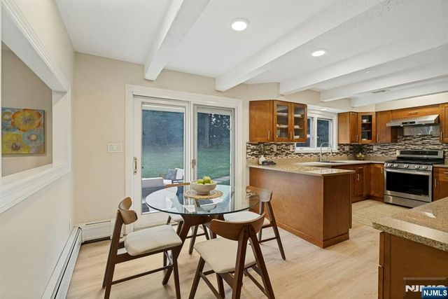 15 Candlestick Lane, Upper Saddle River, NJ 07458