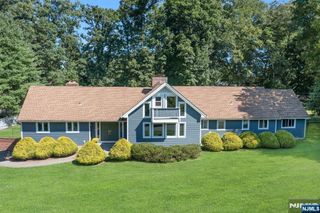 15 Candlestick Lane, Upper Saddle River, NJ 07458
