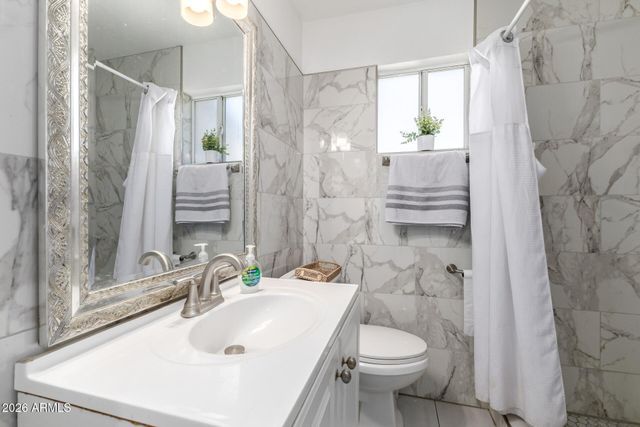 1136 E SUNNYSLOPE Lane, Phoenix, AZ 85020