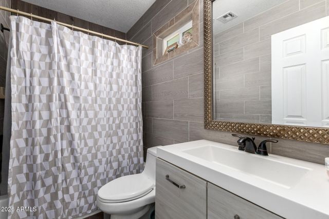 1136 E SUNNYSLOPE Lane, Phoenix, AZ 85020