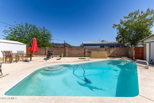 1136 E SUNNYSLOPE Lane, Phoenix, AZ 85020