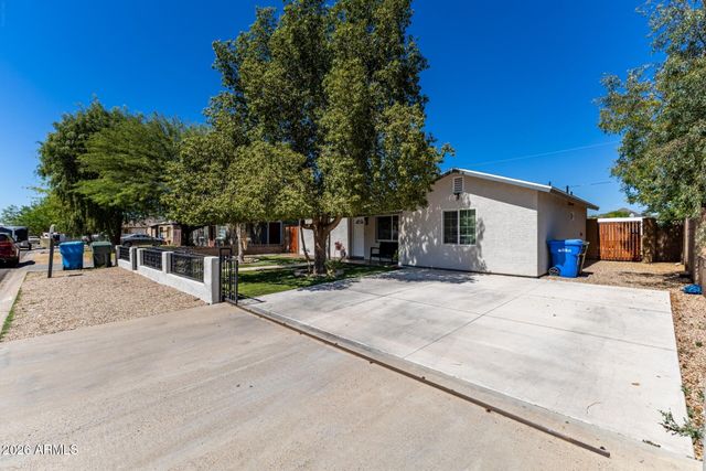 1136 E SUNNYSLOPE Lane, Phoenix, AZ 85020