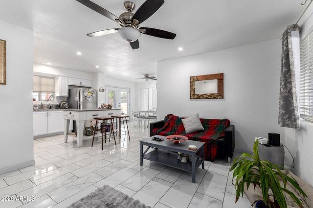 1136 E SUNNYSLOPE Lane, Phoenix, AZ 85020