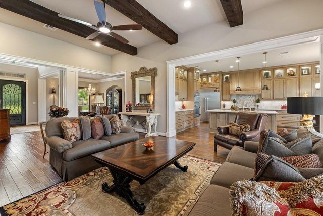 349 Cimarron Hills TRL E, Georgetown, TX 78628