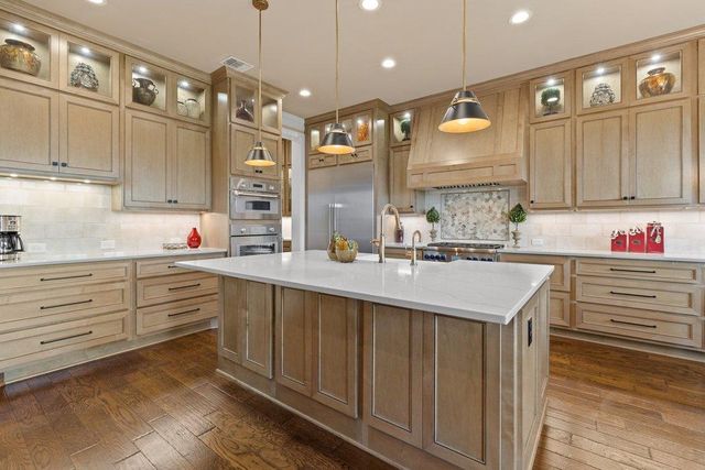 349 Cimarron Hills TRL E, Georgetown, TX 78628