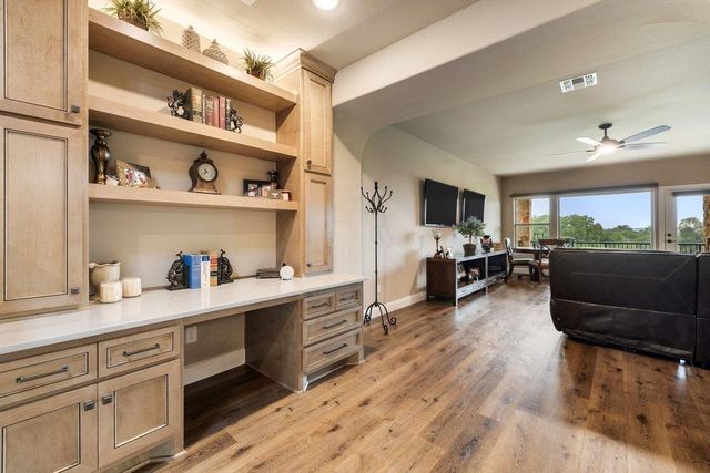 349 Cimarron Hills TRL E, Georgetown, TX 78628