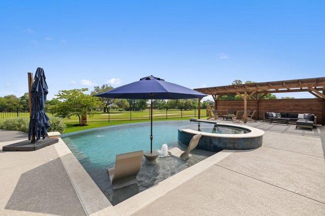 349 Cimarron Hills TRL E, Georgetown, TX 78628