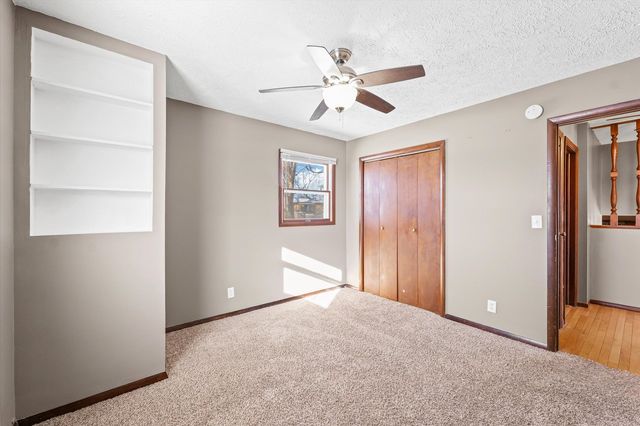 411 Weathering Drive, Mahomet, IL 61853