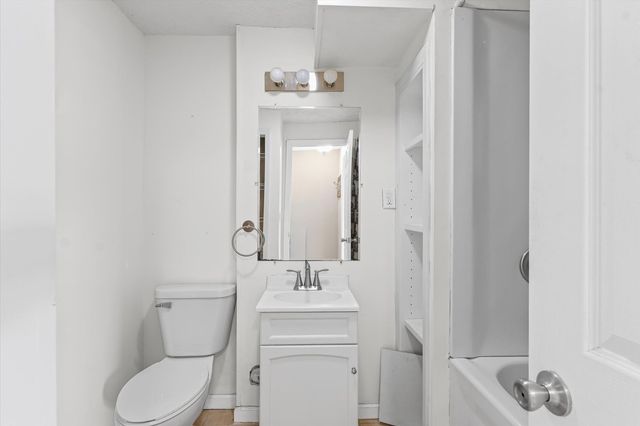 411 Weathering Drive, Mahomet, IL 61853