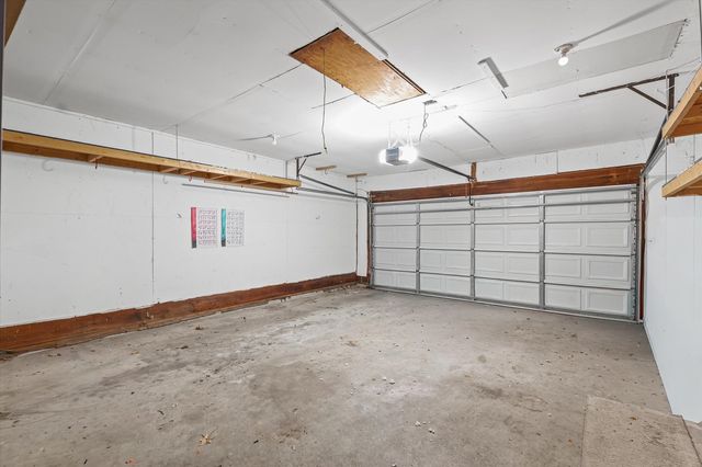 411 Weathering Drive, Mahomet, IL 61853