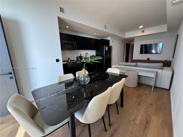 398 NE 5th St 4614, Miami, FL 33132