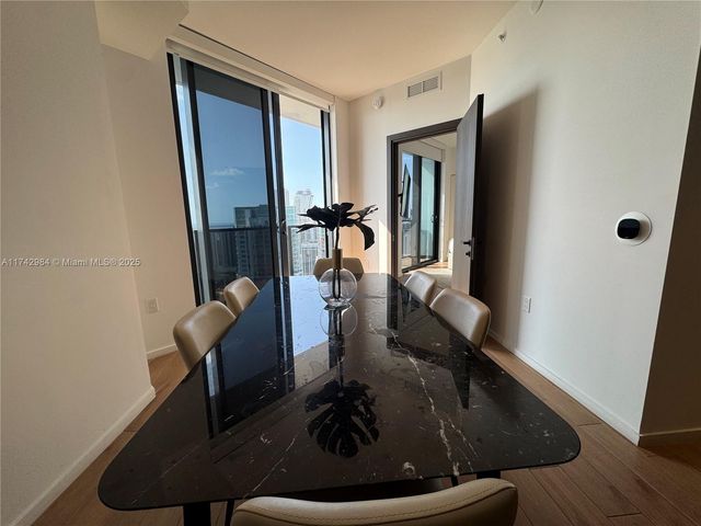 398 NE 5th St 4614, Miami, FL 33132