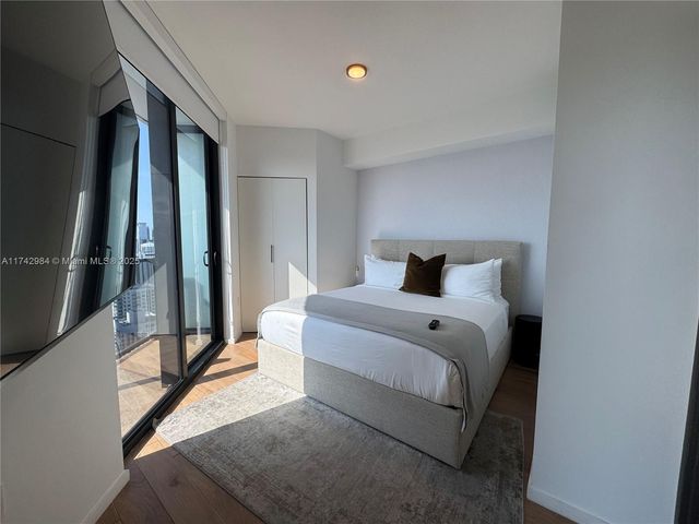 398 NE 5th St 4614, Miami, FL 33132