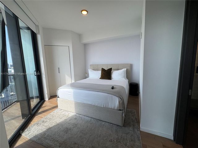 398 NE 5th St 4614, Miami, FL 33132