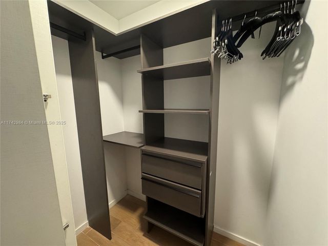 398 NE 5th St 4614, Miami, FL 33132