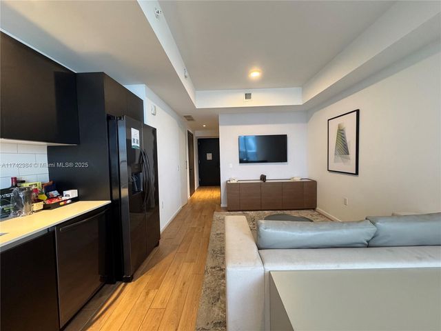 398 NE 5th St 4614, Miami, FL 33132