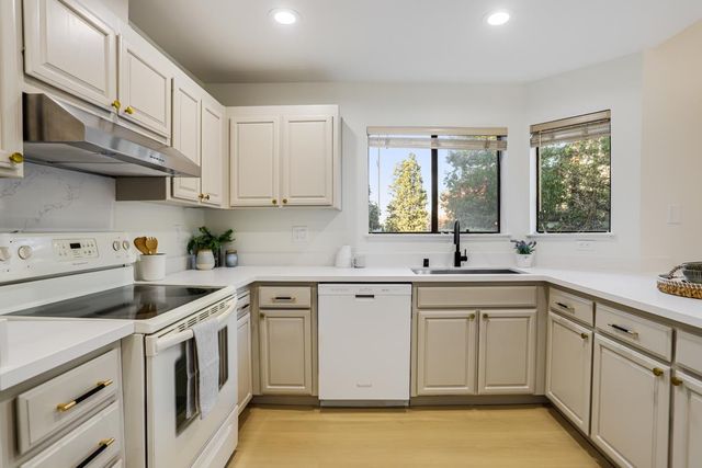 1912 Magdalena Circle 102, Santa Clara, CA 95051