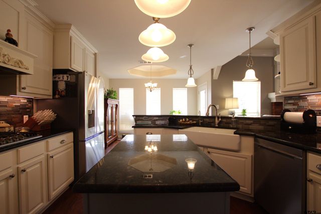 1535 Luann Ln, Tyler, TX 75703