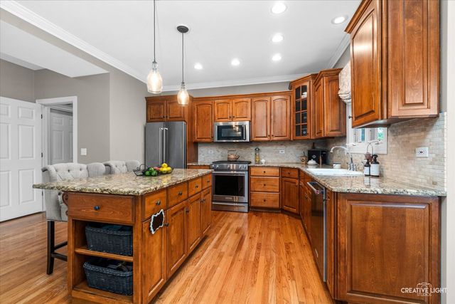 338 Emily Court, Yorkville, IL 60560