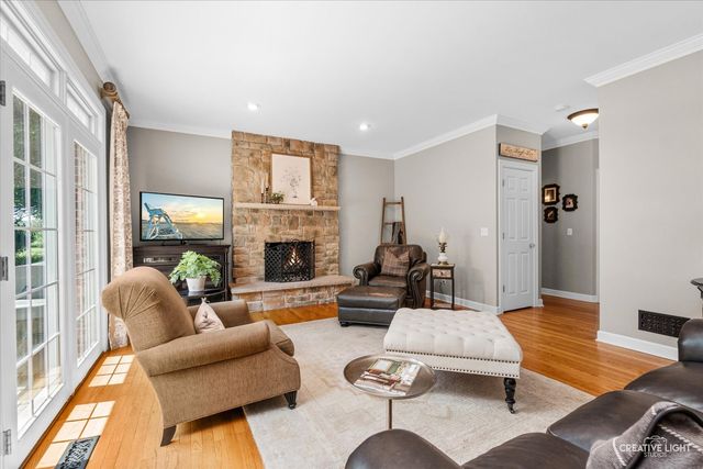 338 Emily Court, Yorkville, IL 60560