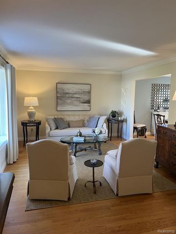 3284 Schoolhouse Drive, Waterford, MI 48329