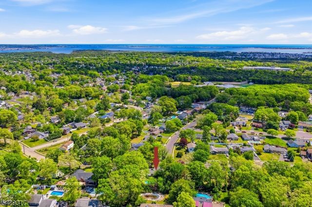 710 Viscount Dr, Toms River Township, NJ 08753