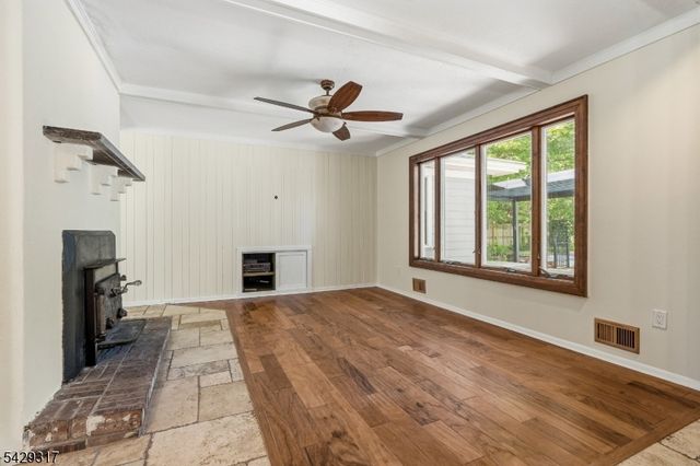 710 Viscount Dr, Toms River Township, NJ 08753