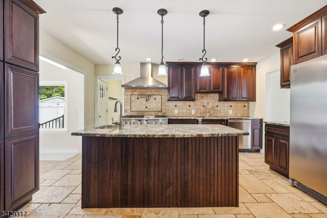 710 Viscount Dr, Toms River Township, NJ 08753