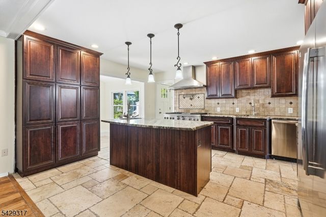 710 Viscount Dr, Toms River Township, NJ 08753