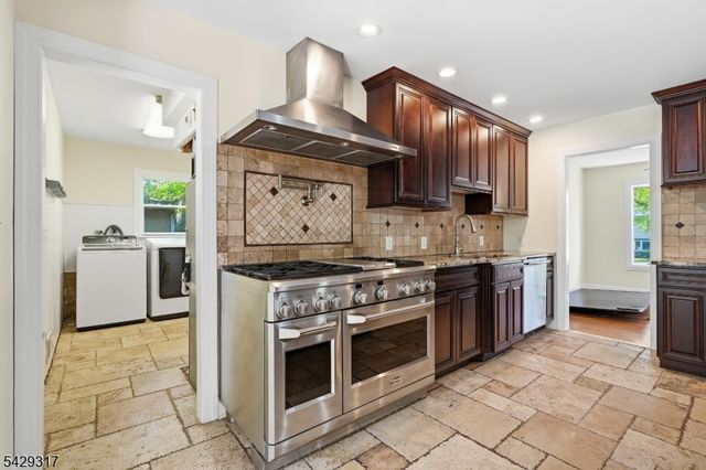 710 Viscount Dr, Toms River Township, NJ 08753