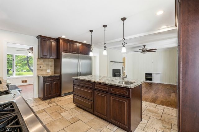 710 Viscount Dr, Toms River Township, NJ 08753