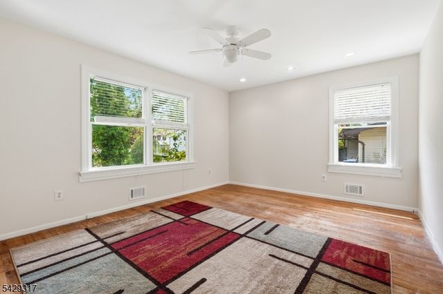 710 Viscount Dr, Toms River Township, NJ 08753