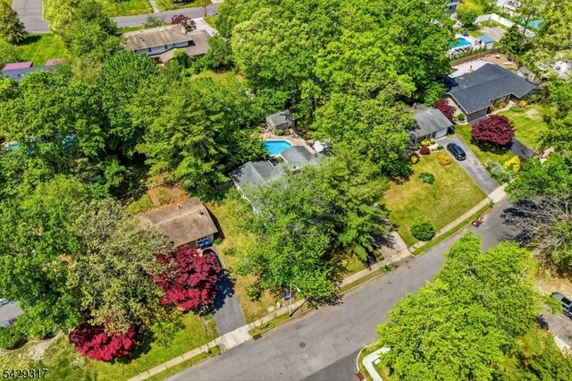 710 Viscount Dr, Toms River Township, NJ 08753