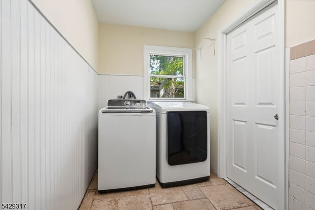 710 Viscount Dr, Toms River Township, NJ 08753