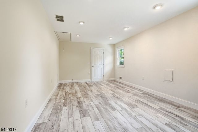 710 Viscount Dr, Toms River Township, NJ 08753