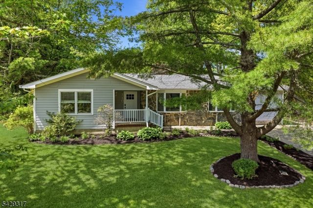 710 Viscount Dr, Toms River Township, NJ 08753