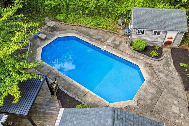 710 Viscount Dr, Toms River Township, NJ 08753