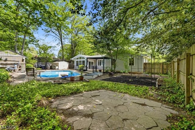 710 Viscount Dr, Toms River Township, NJ 08753