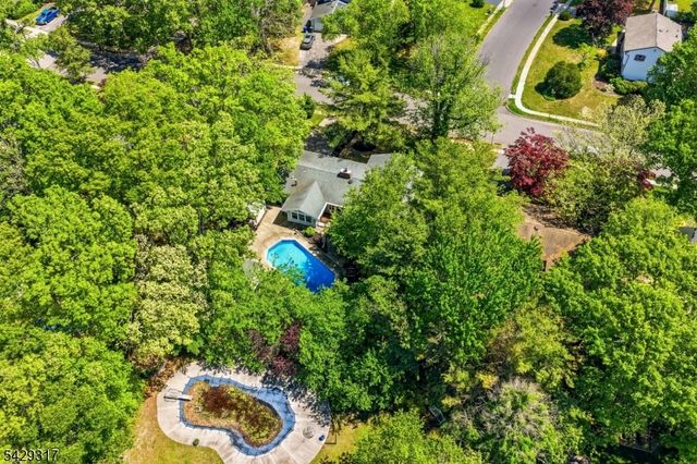 710 Viscount Dr, Toms River Township, NJ 08753